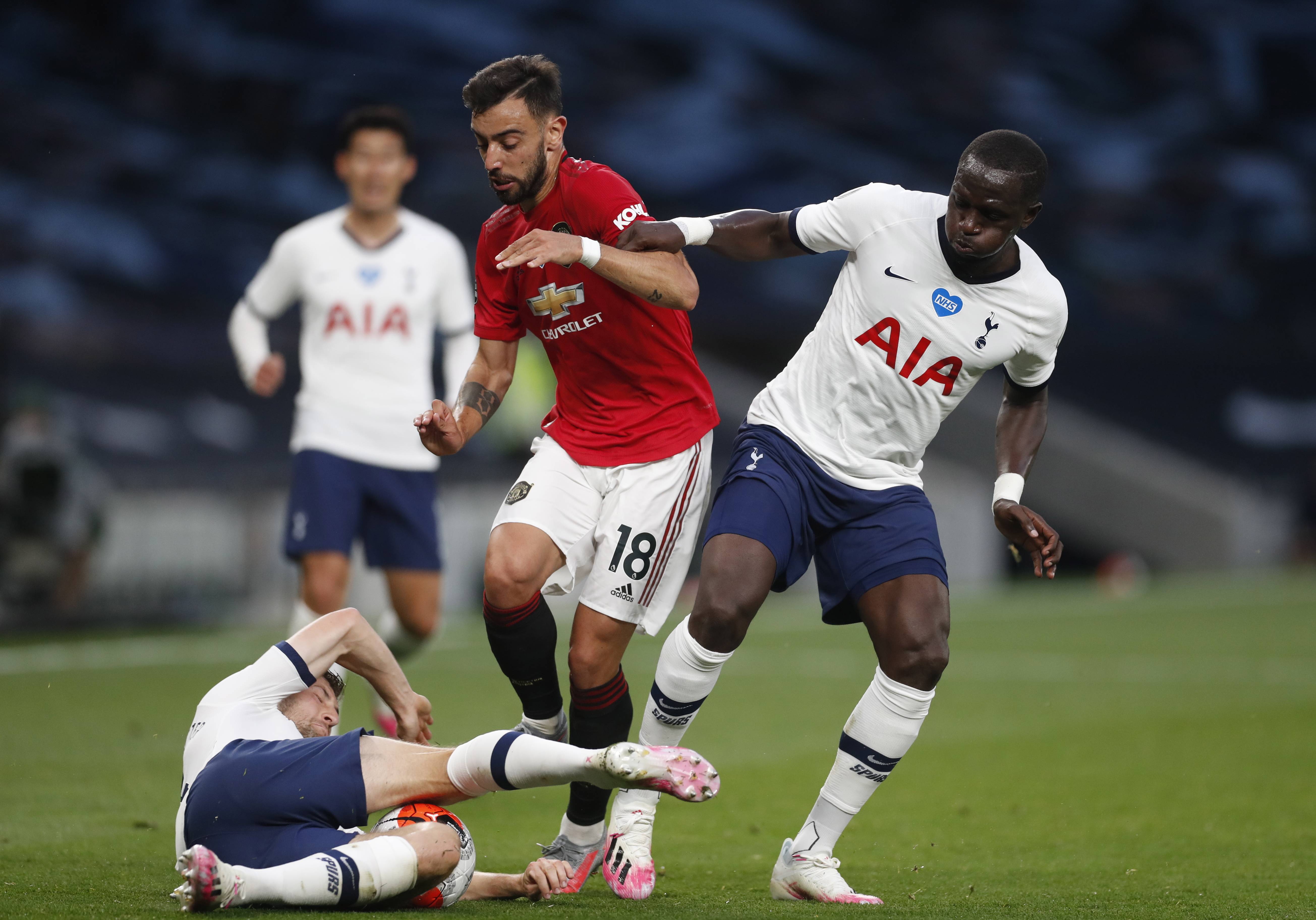 王大雷妻子怒批大雷：这次我站球迷这边，一句话都不想搭理你.