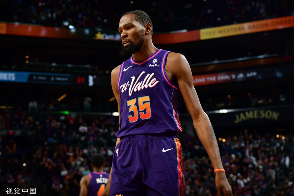 周最佳有毒？杰伦-格林13中4打不动任何人 末节被雪藏3分钟.